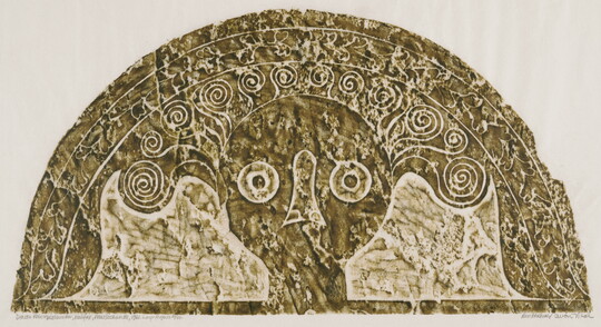 A monochromatic print of a tomb rubbing of a stylized face with swirls emerging from their head, all within a semi-circle.