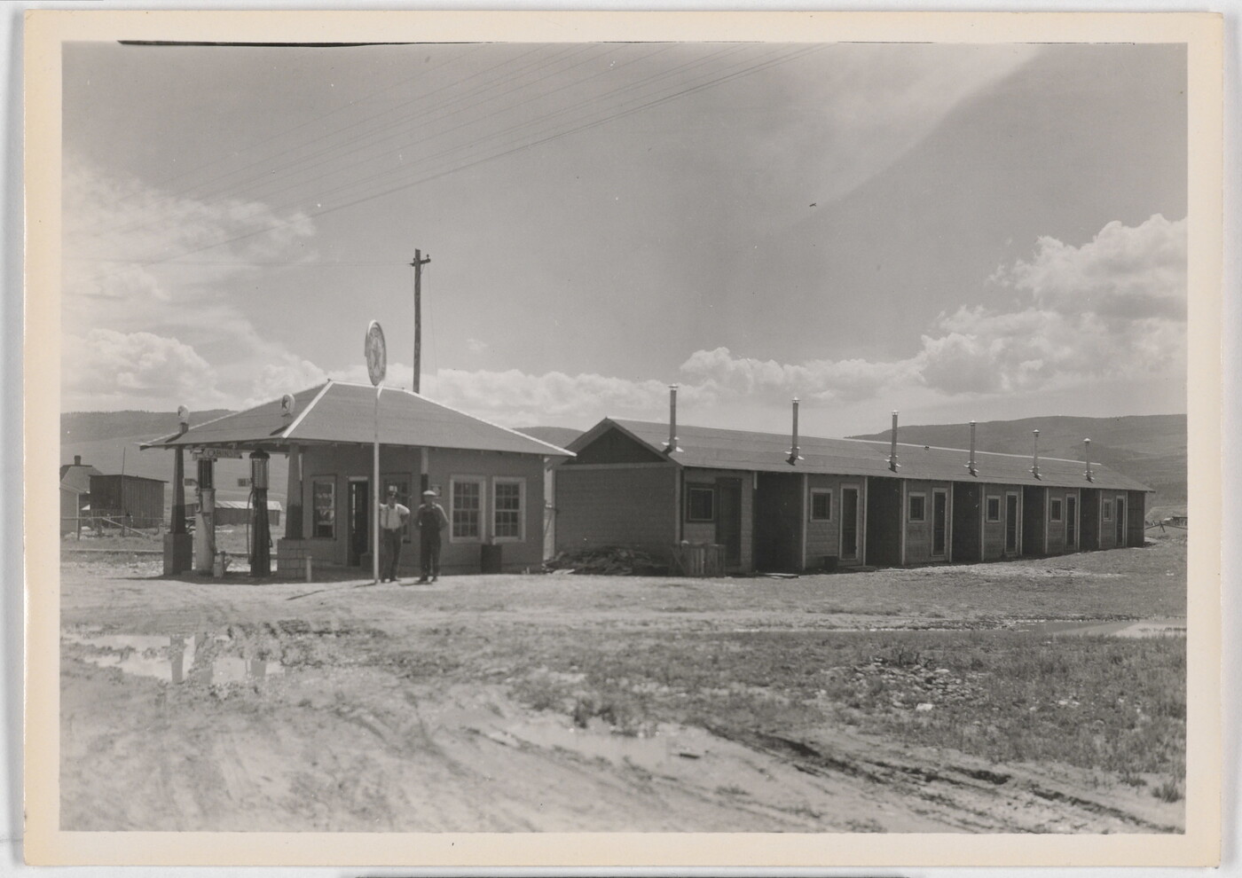 [Service station and motel, Kremmling, Colorado] Amon Carter Museum