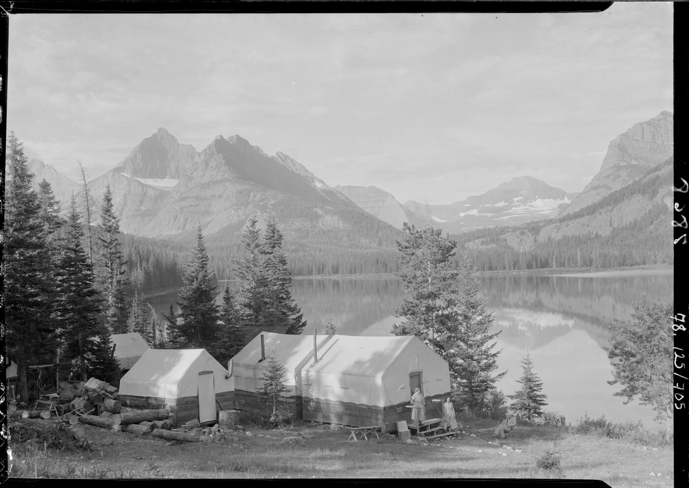 [Tent cabins, Glacier National Park] Amon Carter Museum of American Art