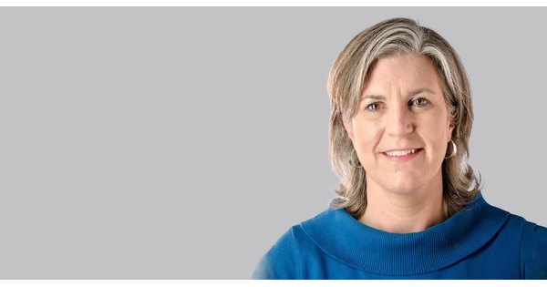 Headshot of Judy Ivey.