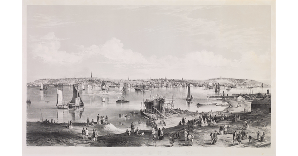 A black-and-white print of a busy port with people, boats, and buildings under a partly cloudy sky.