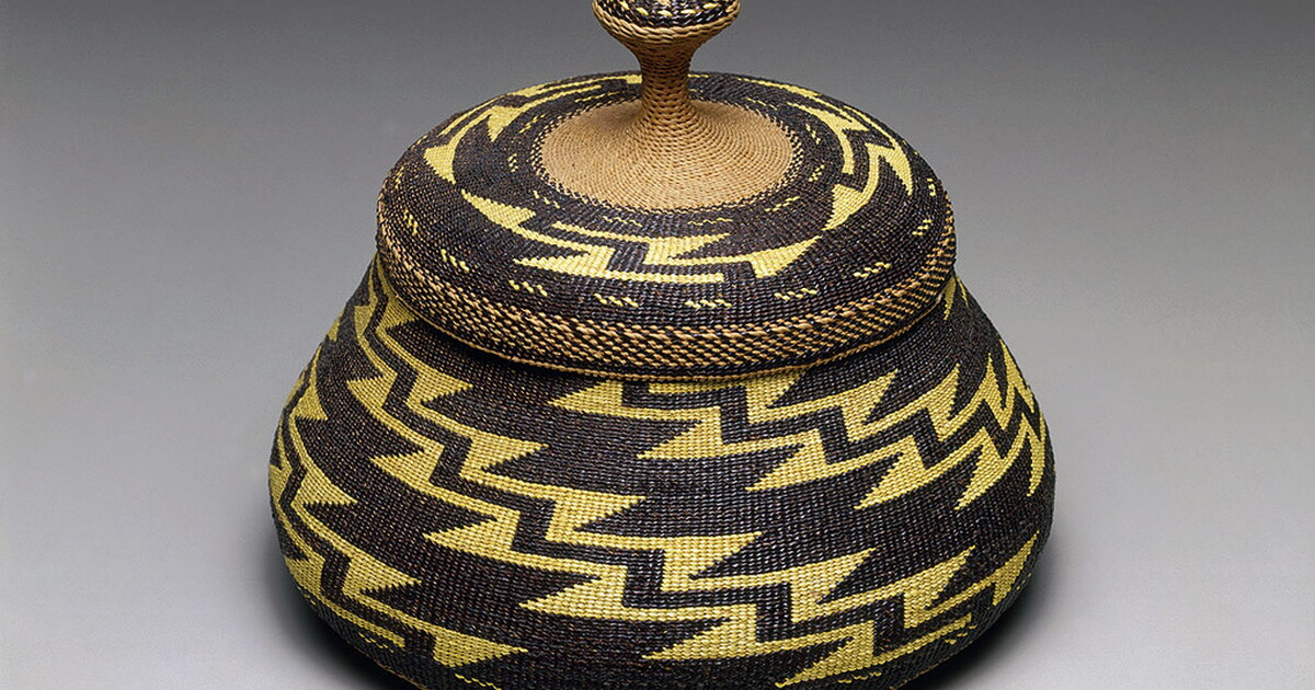 hickox_fancy_lidded_basket_191