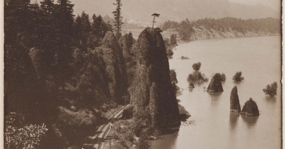 [Pillars of Hercules, Columbia River, Oregon] Amon Carter Museum of American Art